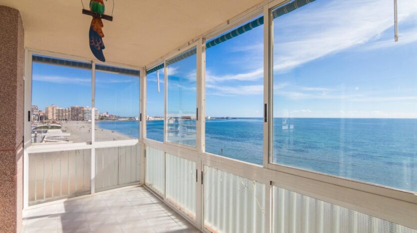 Foto 2 de la propiedad: !! Primera línea de la playa es esto !! vivienda en venta en primera línea, Gran Playa Santa Pola.