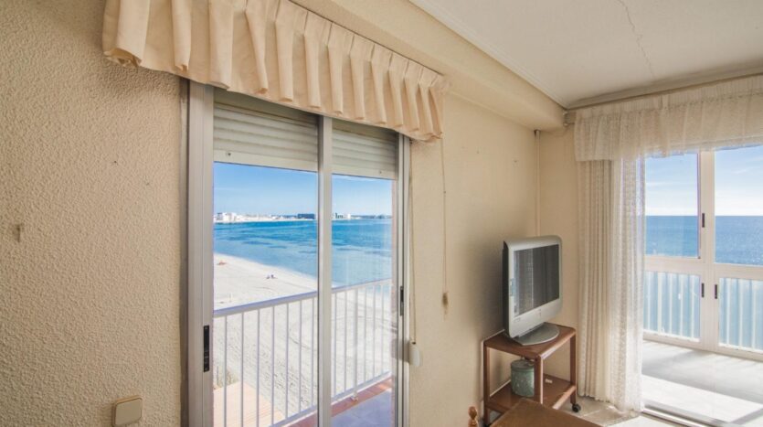 Foto 4 de la propiedad: !! Primera línea de la playa es esto !! vivienda en venta en primera línea, Gran Playa Santa Pola.