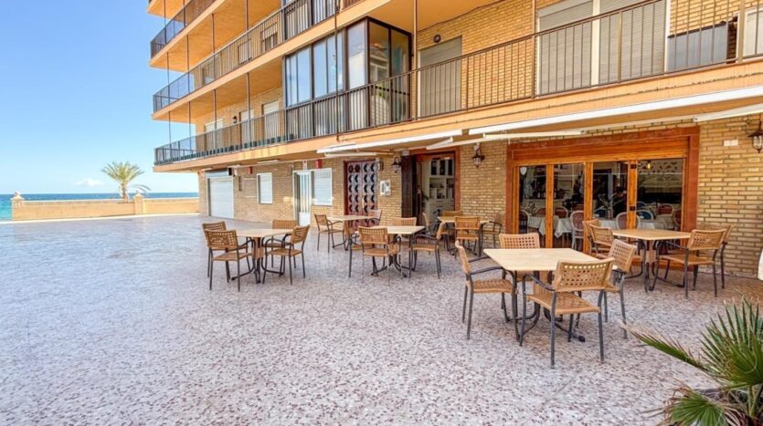 Foto de la propiedad: Restaurante en primera línea de playa en Los Arenales del Sol.