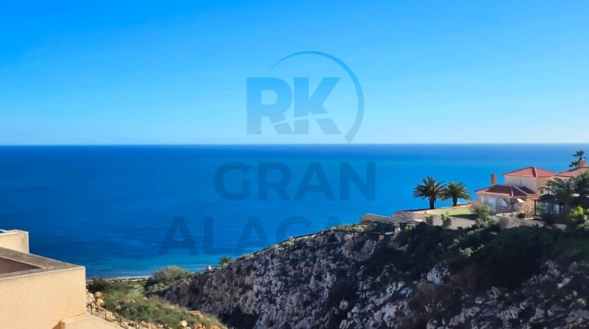 Foto de la propiedad: SOLEADO ADOSADO CON VISTAS AL MAR Y TERRAZAS
