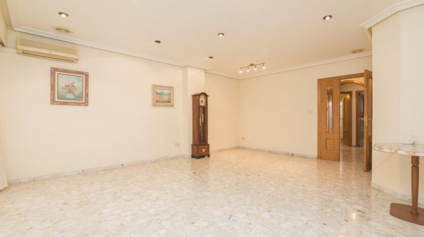 Foto 4 de la propiedad: UNIFAMILIAR CON GARAJE EN UNA DE LAS MEJORES ZONAS DE ELCHE