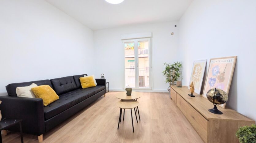 Foto 3 de la propiedad: VIVIENDA TOTALMENTE REFORMADA JUNTO REINA VICTORIA CON TRES DORMITORIOS Y PATIO PRIVADO