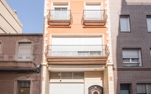 VIVIENDA UNIFAMILIAR EN EL CORAZÓN DE ELCHE — INDEPENDIENTE, CON ASCENSOR, GARAJE Y LISTA PARA ENTRA