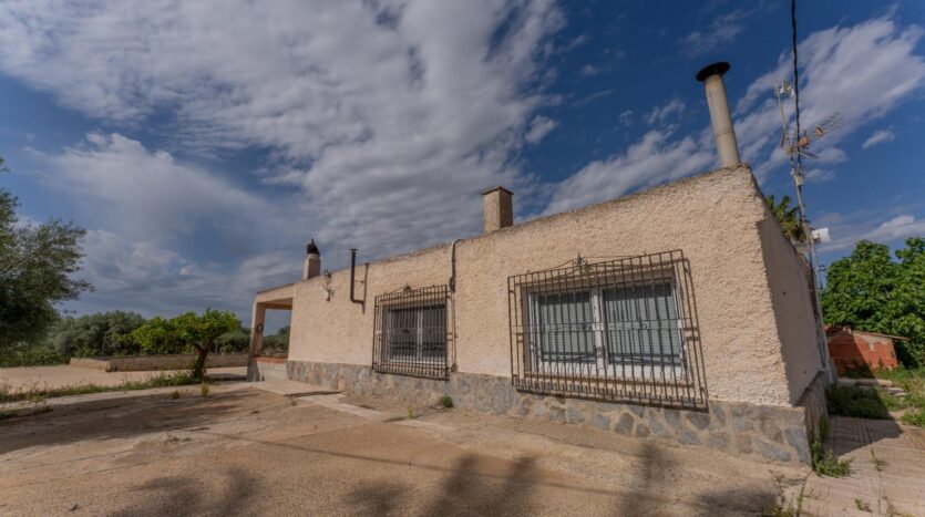 Ver todas las 71 fotos de la propiedad: ¡Oasis de tranquilidad a 7 minutos de Elche! Gran parcela y potencial infinito