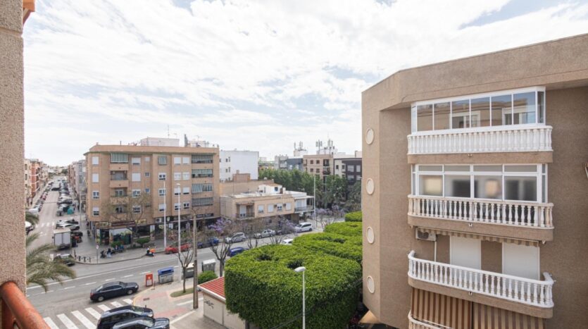 Ver todas las 39 fotos de la propiedad: Estupendo piso céntrico con balcón orientado al sur