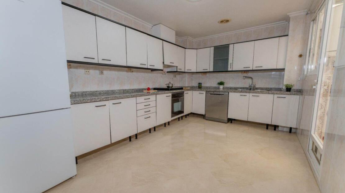 Foto 1 de la propiedad: LA JOYA DE LA ZONA CON 4 HABITACONES Y GARAJE