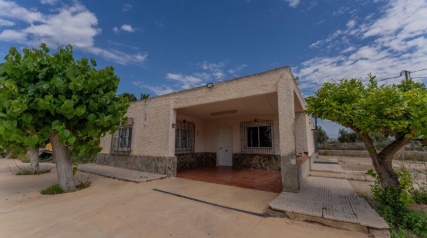 Foto 4 de la propiedad: ¡Oasis de tranquilidad a 7 minutos de Elche! Gran parcela y potencial infinito