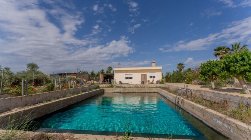 Ver todas las 51 fotos de la propiedad: ¡Oasis de tranquilidad a 7 minutos de Elche! Gran parcela y potencial infinito