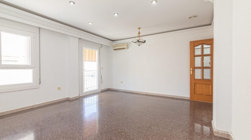 Foto 2 de la propiedad: Piso amplio en venta en El Altet con 3 dormitorios y céntrico