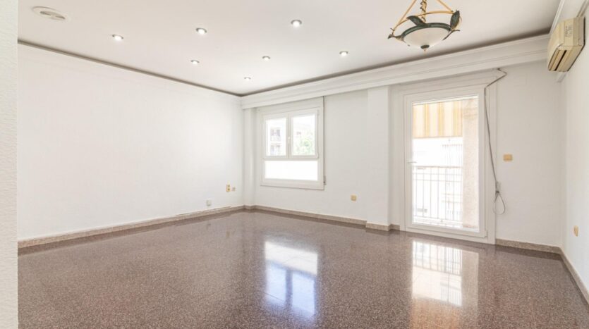 Foto 3 de la propiedad: Piso amplio en venta en El Altet con 3 dormitorios y céntrico