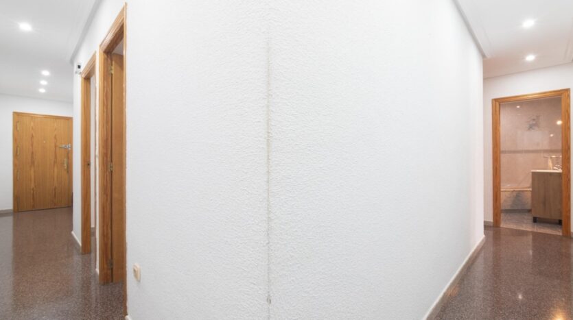 Ver todas las 39 fotos de la propiedad: Piso amplio en venta en El Altet con 3 dormitorios y céntrico