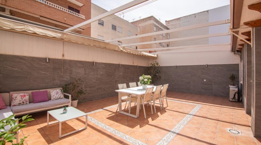 Foto 2 de la propiedad: ¡VIVIENDA CON TERRAZA, GARAJE DOBLE Y TRASTERO, EN ELCHE!