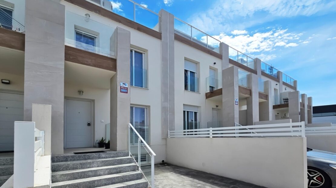 Foto 1 de la propiedad: Vivienda moderna con solárium y semisótano en Gran Alacant