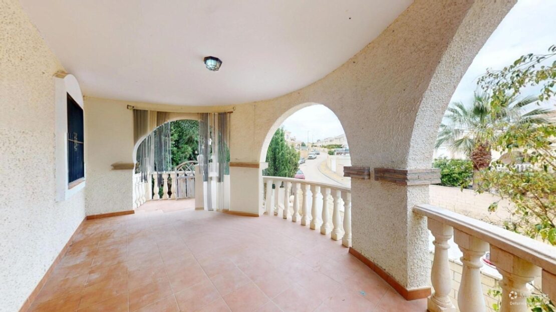 Foto 1 de la propiedad: Vivienda unifamiliar espaciosa en Monforte del Cid – ¡Tu Refugio Perfecto!