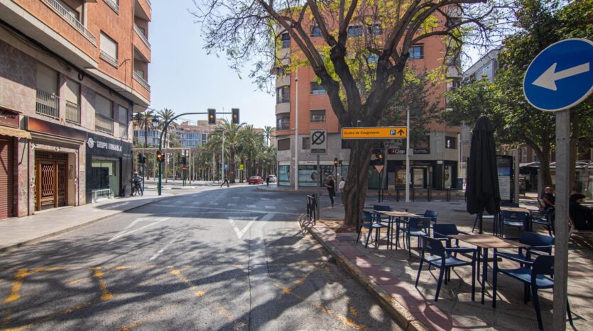 Foto de la propiedad: DÚPLEX DE 180 M² EN EL CENTRO DE ELCHE JUNTO A FILET DE FORA | 5 DORMITORIOS, PATIO, BALCÓN Y MUCHA LUZ