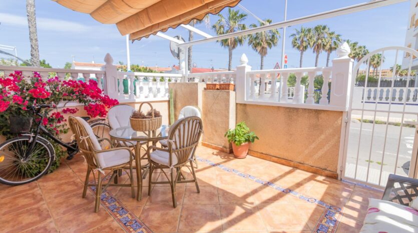 Foto de la propiedad: Espectacular tríplex adosado en esquina junto a Playa del Tamarit en venta – amplitud, luz y ubicación privilegiada en Santa Pola