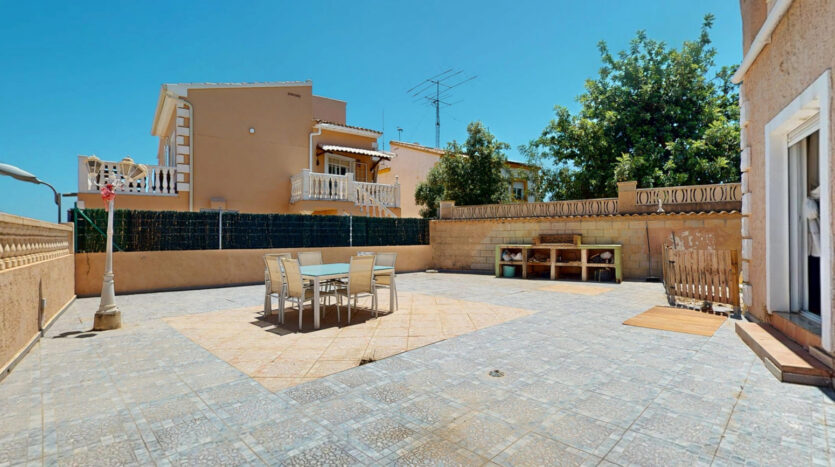 Foto 3 de la propiedad: SE VENDE CASA EN LA NUCIA CON PARCELA Y DOBLE GARAJE Y CON POSIBILIDAD DE PISCINA