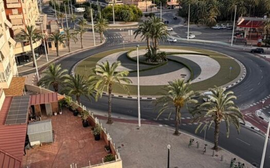 ÁTICO EN ALQUILER, ZONA SQUASH, ALTABIX, ELCHE, CON 120 M² DE TERRAZA