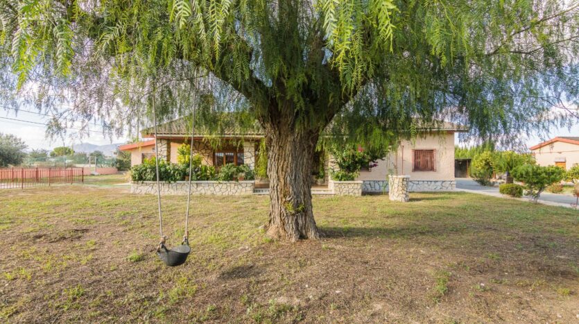 Foto 3 de la propiedad: 🏡 Tu refugio mediterráneo entre la naturaleza y la calma