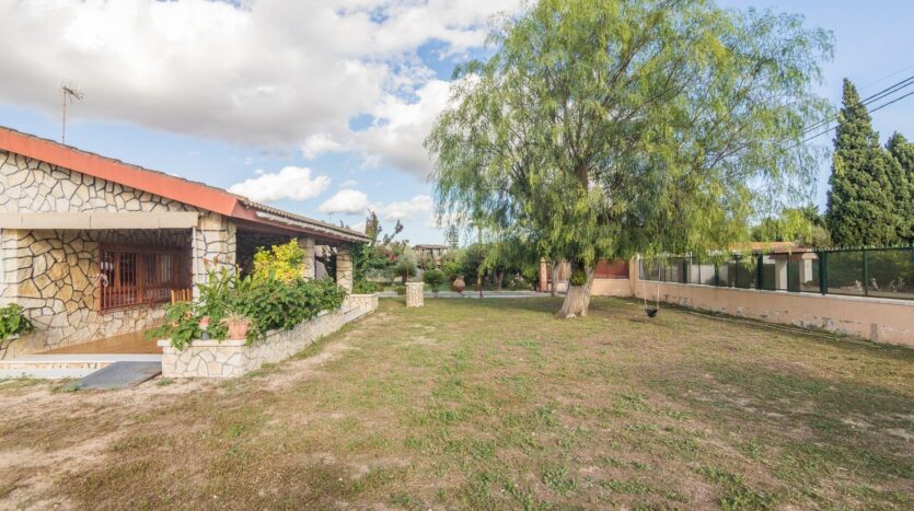 Foto 4 de la propiedad: 🏡 Tu refugio mediterráneo entre la naturaleza y la calma