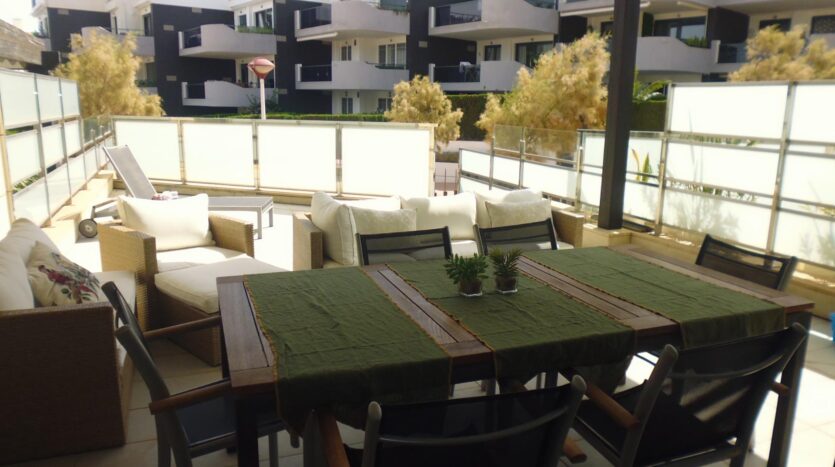 Foto 2 de la propiedad: BUNGALOW EN URBANIZACIÓN CON PISCINA Y VISTA AL MAR