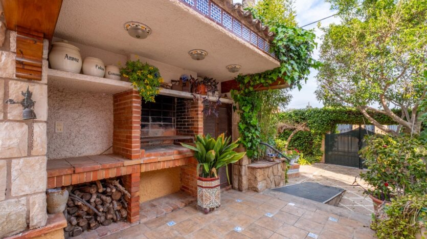 Foto 4 de la propiedad: 🌴 VILLA MEDITERRÁNEA DE LUJO EN ELCHE: UNA JOYA HISTÓRICA ENTRE NATURALEZA Y ELEGANCIA.