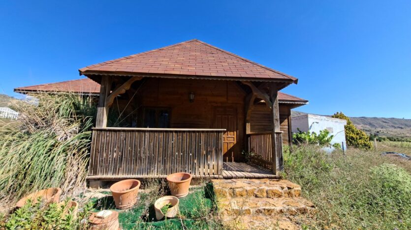 Ver todas las 20 fotos de la propiedad: ¡¡ VENTA DE NEGOCIO CASAS MADERA EN LA ROMANA !!