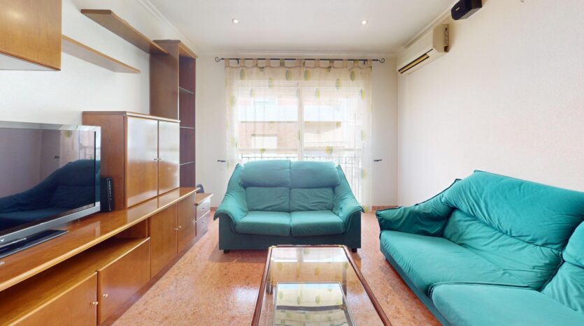 Foto 3 de la propiedad: ¡Tu nuevo hogar en San Crispín: 105 m², exterior y en perfecto estado!