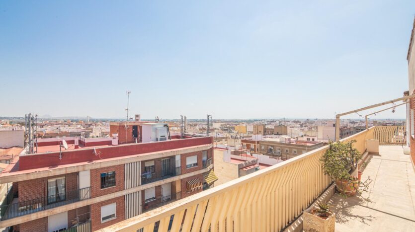 Foto 3 de la propiedad: ATICO EXCLUSIVO CON UNAS VISTAS INCREIBLES PARA REFORMAR