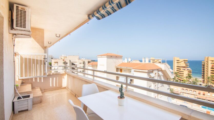 Ver todas las 20 fotos de la propiedad: Ático con vistas definitivas al mar y terraza de uso privado con acceso desde la vivienda y piscina comunitaria