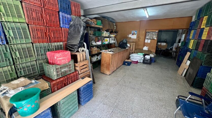 Foto 4 de la propiedad: ¡Local en El Toscar con patio, vado y posibilidad de hacer vivienda!