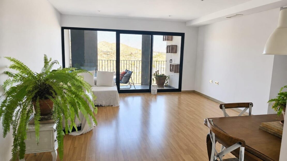Foto 1 de la propiedad: Piso seminuevo en urbanización con piscina