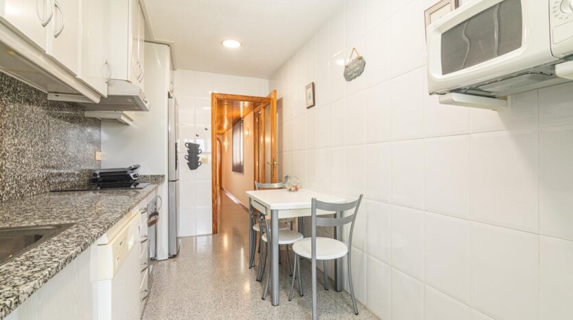 Foto 2 de la propiedad: Venta vivienda VPO con plaza de garaje en Elche ciudad.