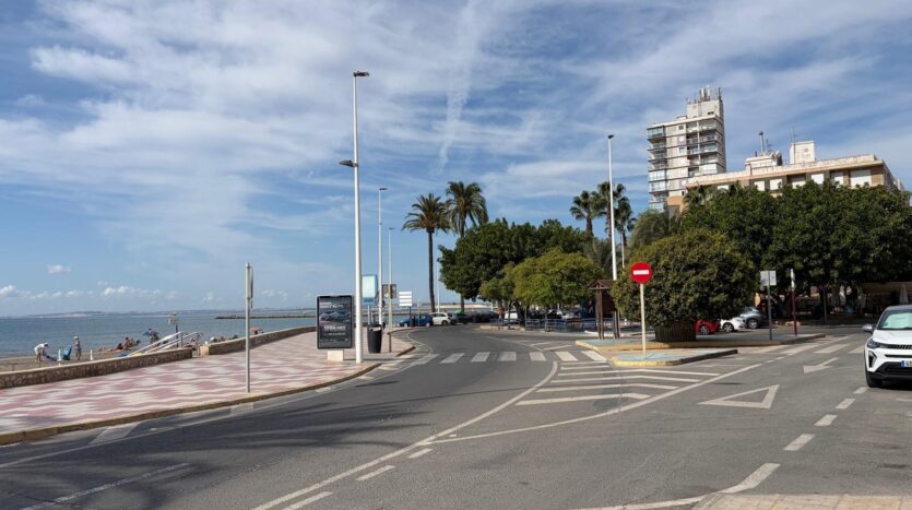Foto 2 de la propiedad: APARTAMENTO EN PRIMERA LÍNEA DE PLAYA EN SANTA POLA ZONA CALAS SANTIAGO BERNABEU