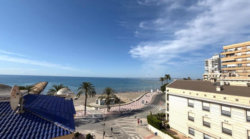 Ver todas las 20 fotos de la propiedad: APARTAMENTO EN PRIMERA LÍNEA DE PLAYA EN SANTA POLA ZONA CALAS SANTIAGO BERNABEU