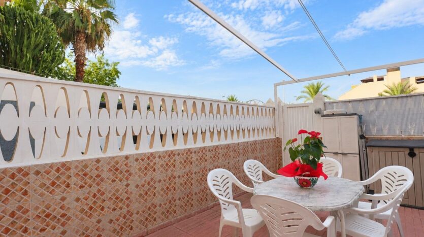 Ver todas las 20 fotos de la propiedad: Bungalow adosado de tres plantas con vistas al mar