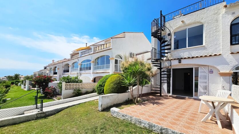 Foto de la propiedad: 🏡 OPORTUNIDAD EN GRAN VISTA – BUNGALOW A REFORMAR ADOSADO CON VISTAS AL MAR Y GRAN POTENCIAL
