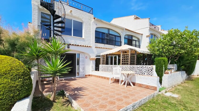 Foto 2 de la propiedad: 🏡 OPORTUNIDAD EN GRAN VISTA – BUNGALOW A REFORMAR ADOSADO CON VISTAS AL MAR Y GRAN POTENCIAL